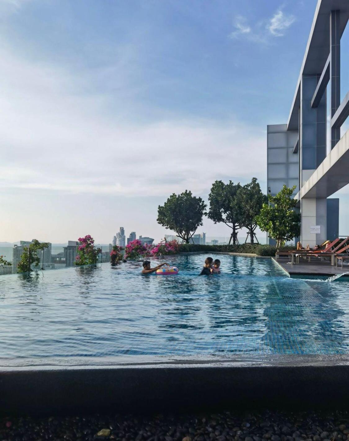 芭提雅fnb Central 无边泳池 Pattaya Ngoại thất bức ảnh